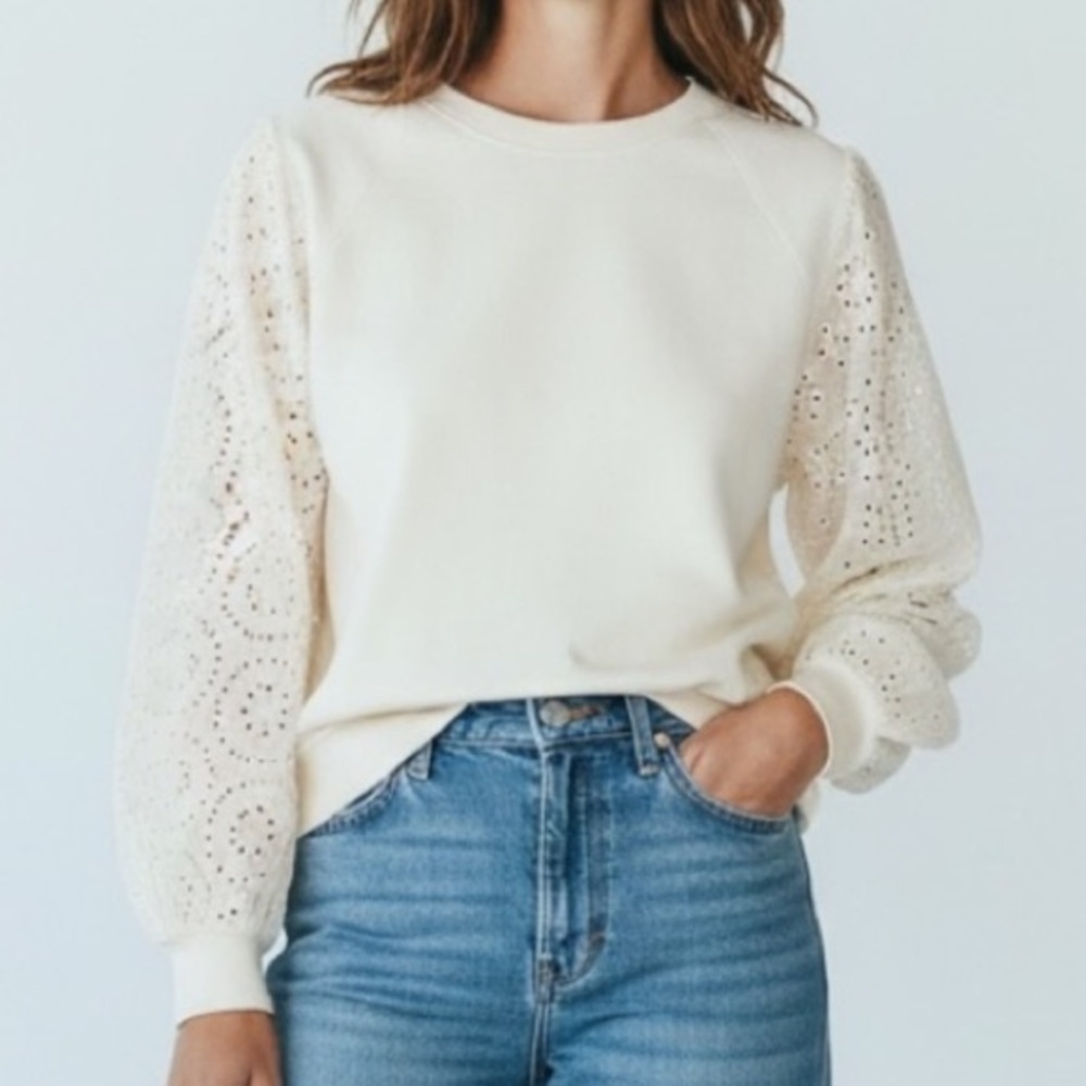 Liz Claiborne Cream Eyelet Sleeve Light weight Sweatshirt Top  loungewear Spring